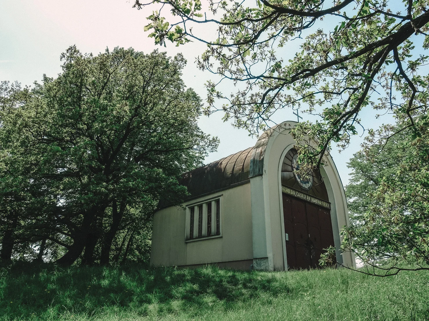 Prechod Bile Karpaty Nalehko 01 1
