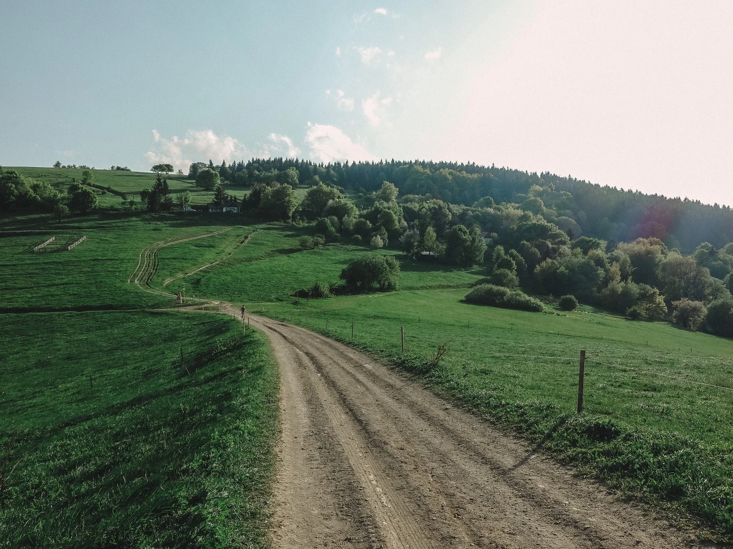 Prechod Bile Karpaty Nalehko 01 15