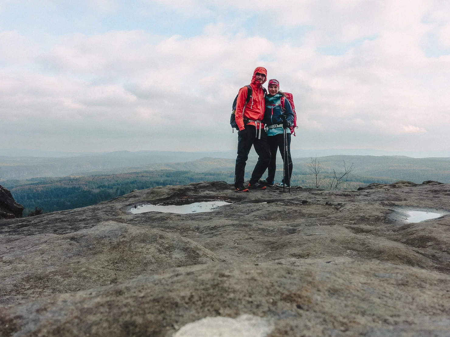 Forsteig Elbsandstein Lesni Stezka Labske Piskovce Nalehko 01 24
