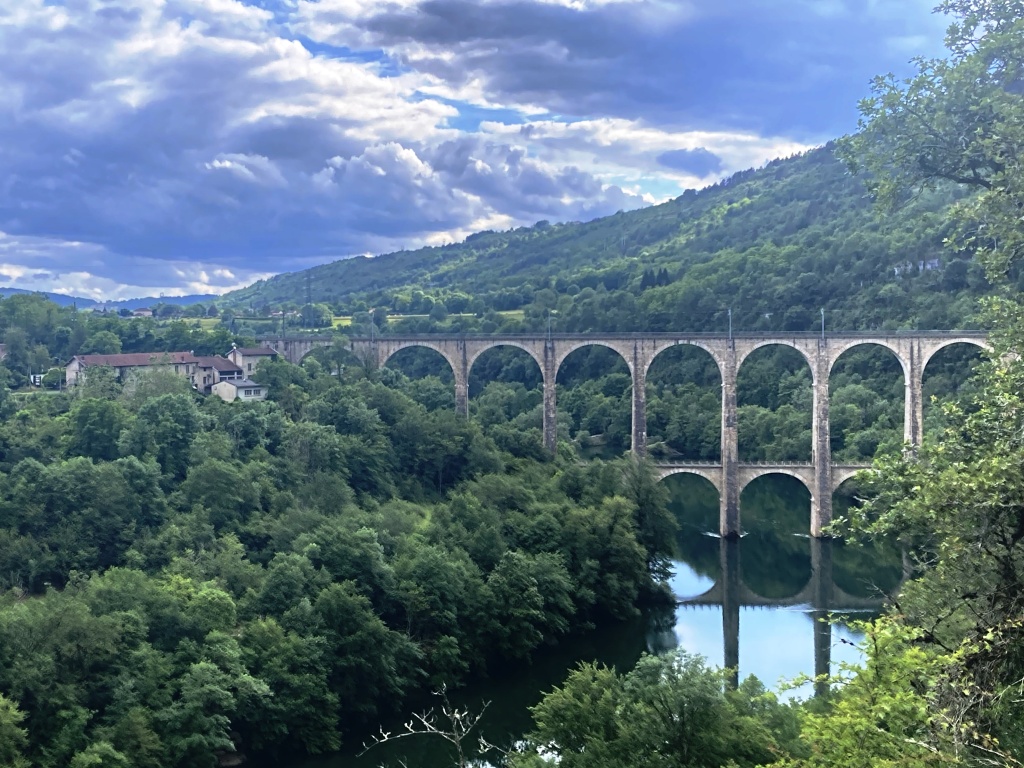 Viadukt přes Ain