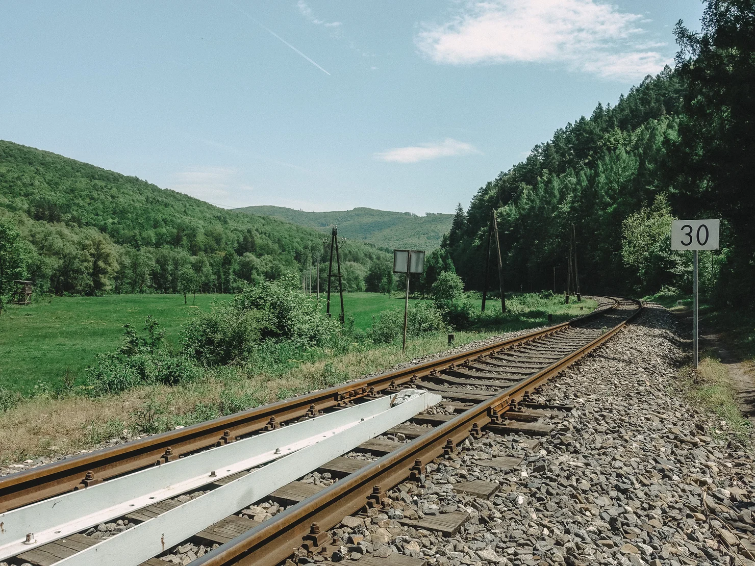 Prechod Bile Karpaty Nalehko 01 16