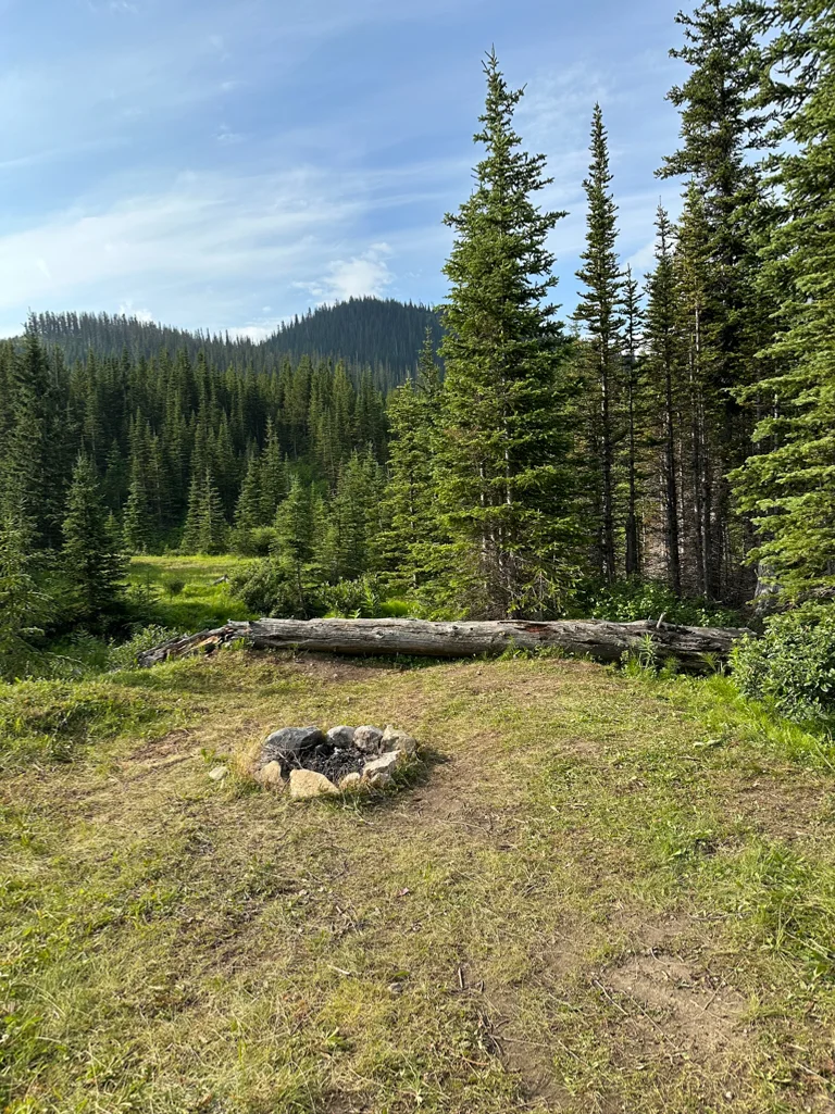 Great Divide Trail Jeden Z Kempu Nadivoko